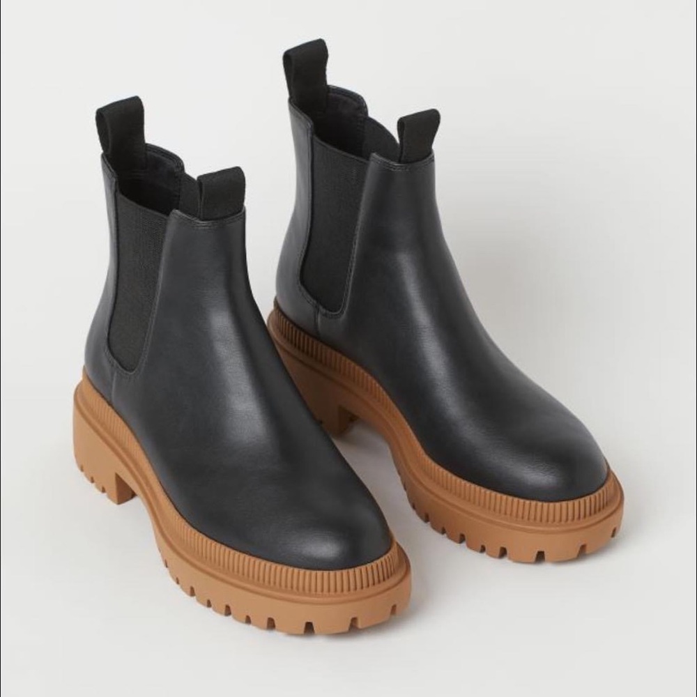 H&M Women’s Chelsea Boots NWT Size 7